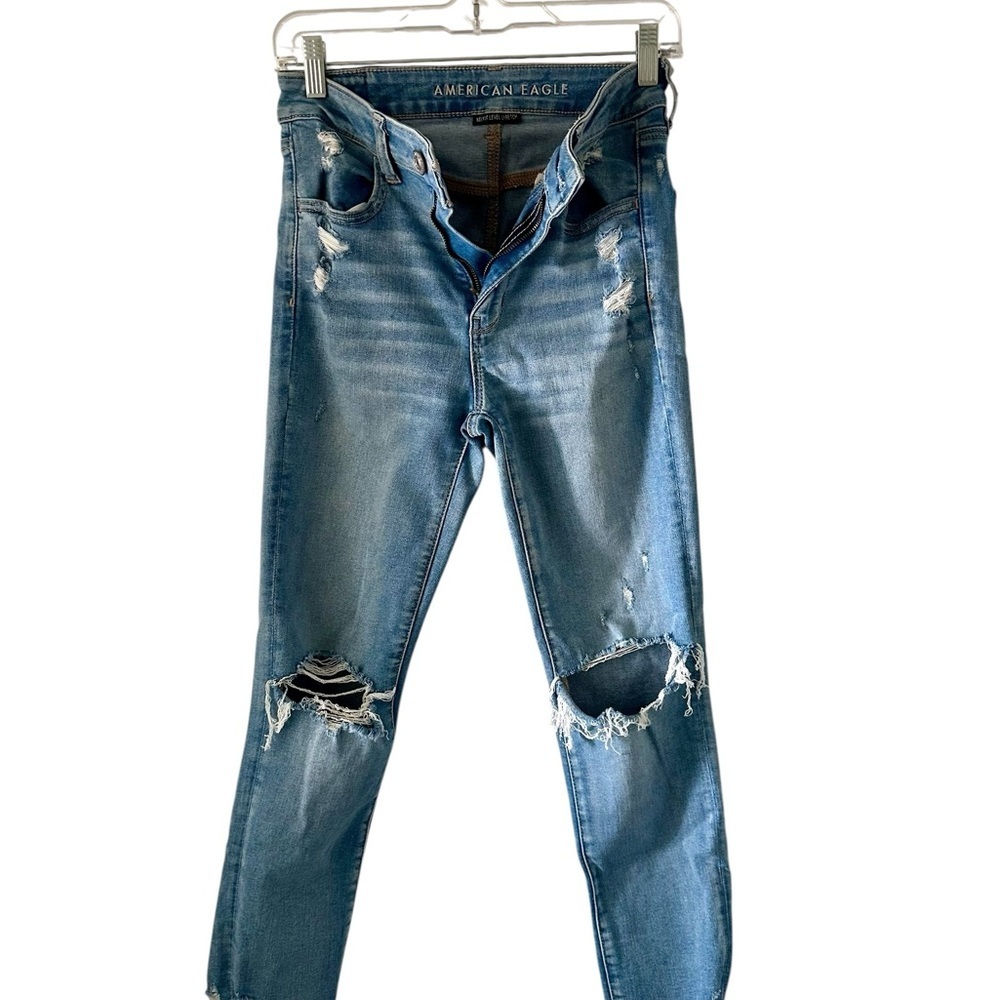 American Eagle Distressed Blue Jeans Size 4